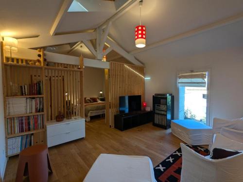 Rivieres Casa | Le Pigeonnier: Charme Authentique avec WIFI et Animaux Acceptés - FR-1-653-275