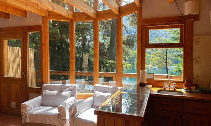 Puerto Manzano Cabina | Le Pommier 2 | Cabañas frente al Lago y con Pileta Climatizada