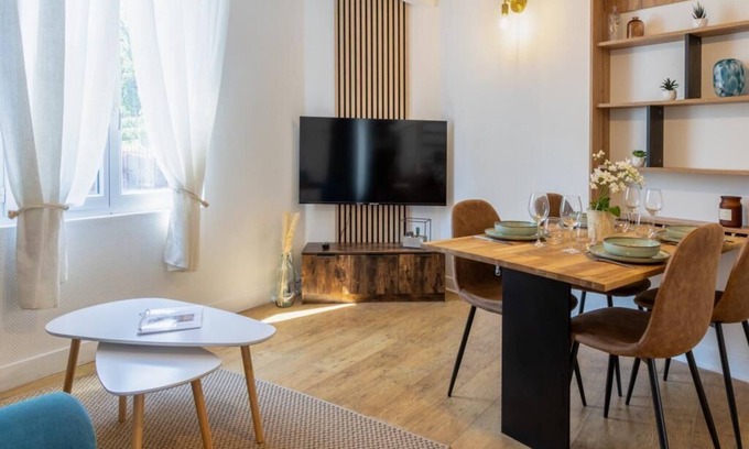 Troyes Casa | Le Relax - Air-conditioned house with terrace -Troyes
