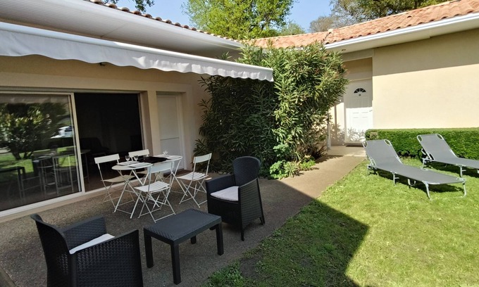 Taussat Cabaña | Gîte-Confortable-Baño privado con bañera-Vista al Jardín