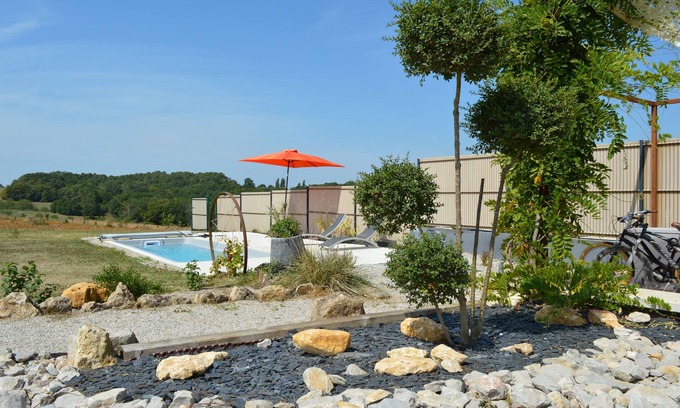 Saint-Amand-de-Coly Otro | Le Séchoir: a large corner of paradise