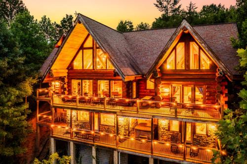 Pittman Center Chalet De Esquí | LeConte View - Lodge -Theater- November Deals-Views-GameRm-FirePit-HotTub