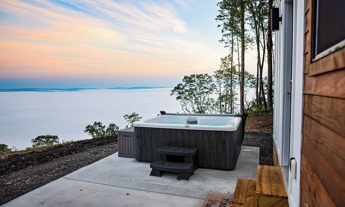 Lupton City Casa | Leda at Mountain's Ledge