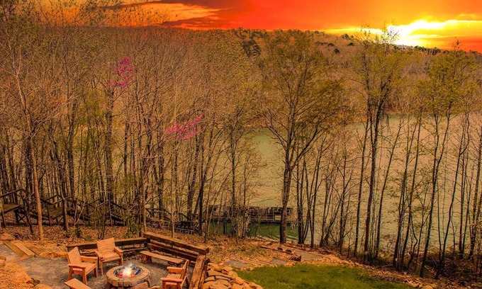 Fairfield Bay Casa | Legacy Lodge at Fairfield Bay- Direct Lakefront
