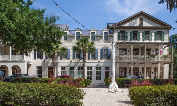 Habersham Condominio | Legacy Loft in Award-Winning Habersham Community