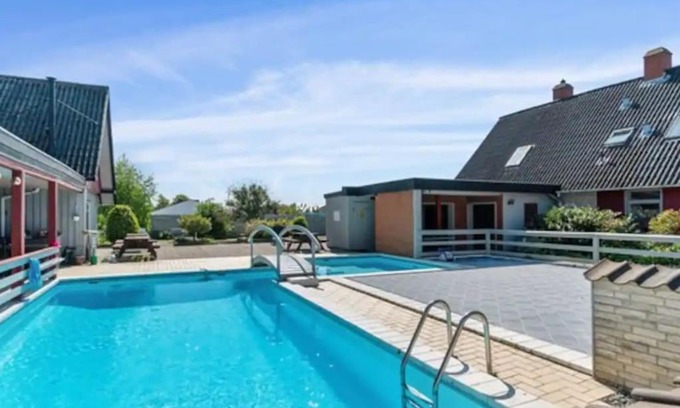 Vipperod Apartamento | Lejlighed/rækkehus med adgang til pool.