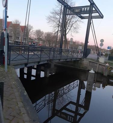 Sneek Cama Y Desayuno | Lekkerwegbijleeuwen, 1 minuut naar hartje centrum