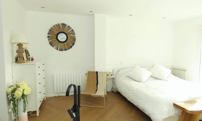 Bilieu Casa | LES 3 CEDRES vista al lago, futbolín y billar