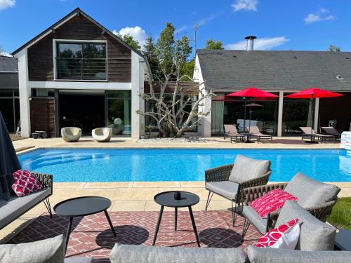 Suce-sur-Erdre Cama Y Desayuno | Les Arbres Rouges