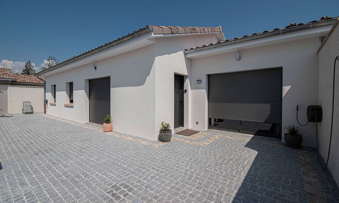 Creches-sur-Saone Villa | Les Chanterelles