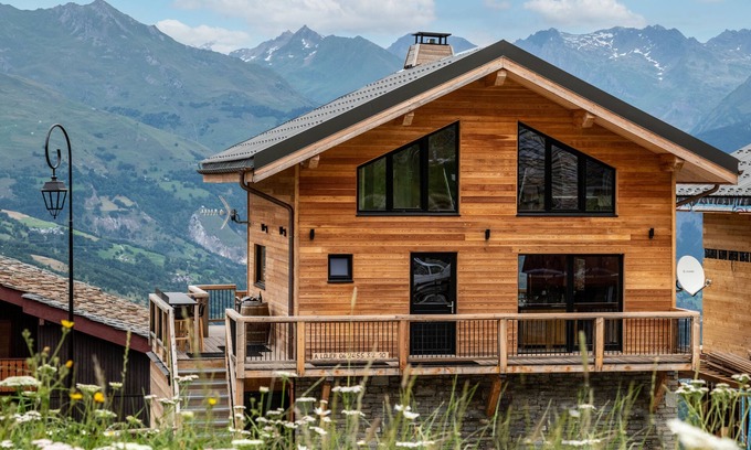 Plagne Centre Chalet De Esquí | Les Coches: Chalet at the foot of the slopes with views of Mont Blanc