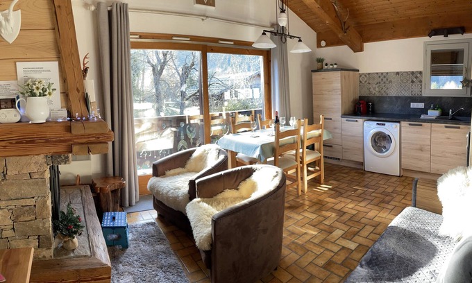 Les Contamines-Montjoie Apartamento | Cómodo, acogedor estilo alpino Apartamento, con chimenea y vistas fantásticas