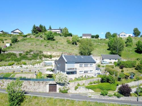 Saint-Alban-sur-Limagnole Casa | Les genêts