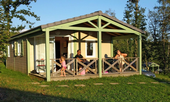 Beynat Casa | Les Hameaux de Miel by Interhome