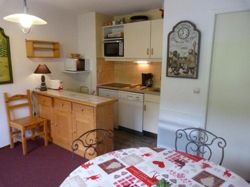 Les Bruyeres Apartamento | Les Menuires - 2 pièces + cabine, 5 pers, ski aux pieds, proche ESF - FR-1-178-34