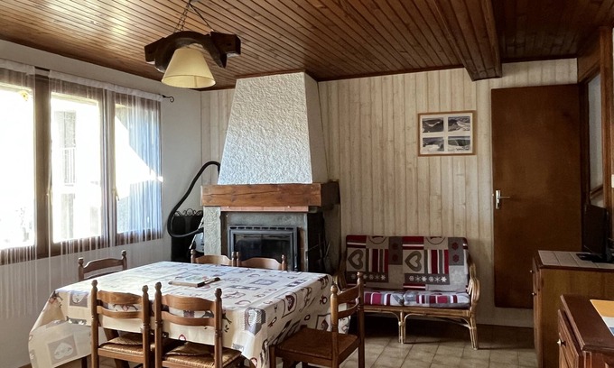 Saint-Pierre-dels-Forcats Casa | Les narcisses: 2-bedroom house sleeps 5/7