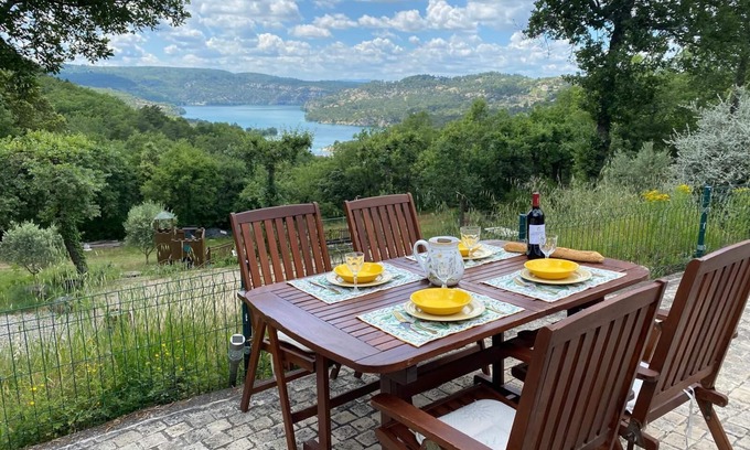 Esparron-de-Verdon Casa | Les Romarins" house with splendid lake view