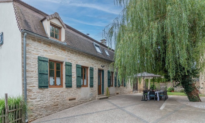 Jully-les-Buxy Casa | Les Volets Verts - Maison pour 10p avec Jardin