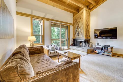 Truckee Casa | Less Than 1 Mi to North Star Resort Condo with Balcony