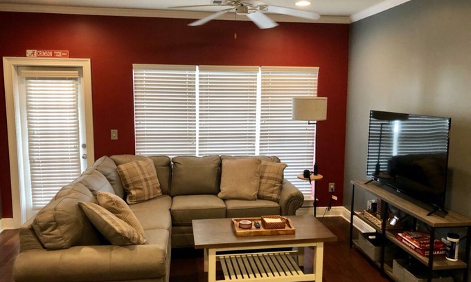 Tuscaloosa Condominio | Less Than 1 mile to Bryant Denny, Coleman Coliseum, & Sewell-Thomas