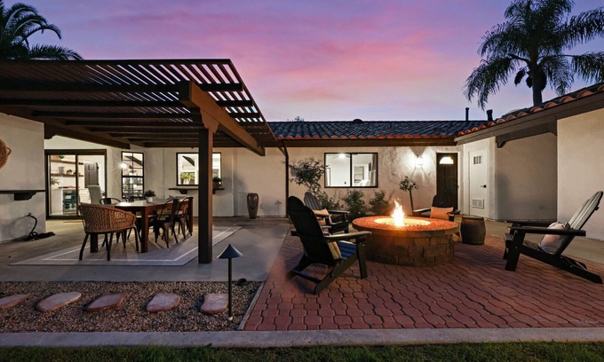 Vista Casa | Let the Games Begin! Vista Casita with Paddle & Pool Thrills!