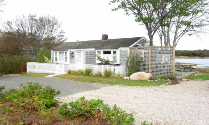 Wellfleet Cabaña | Hogar amplio y luminoso con vistas al puerto