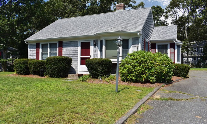 West Harwich Casa | Light and bright two bedroom home in Harwich featuring central air!