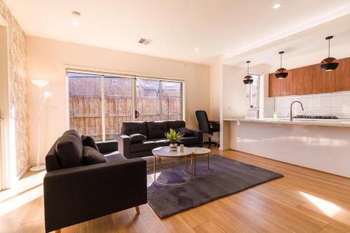 Werribee Casa | Light-Filled Werribee Escape