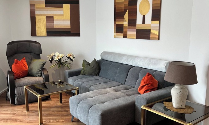 Rottendorf Apartamento | Dúplex inundado de luz con balcón en el suburbio de la capital del vino Würzburg