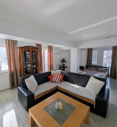 Ohrid Apartamento | Lihnidos Home, Central Apartment, AC, Lake Access, Beach
