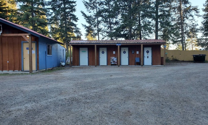 Boundary County Casa | Like-new vintage 1954 Airstream