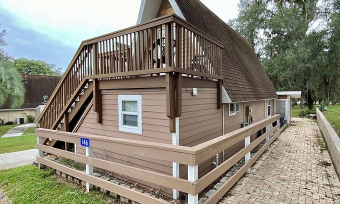 Vacation Village Casa | Lilac Loft- Lake, Pool, Pickle Ball, Disney & More