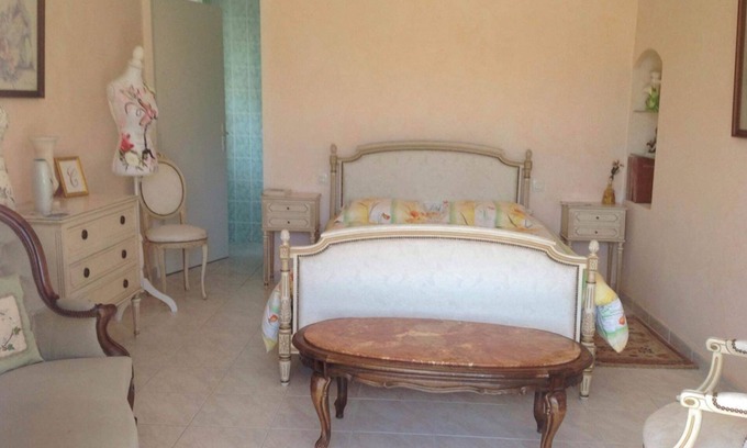 Saint Didier de la Tour Apartamento | Lilac room