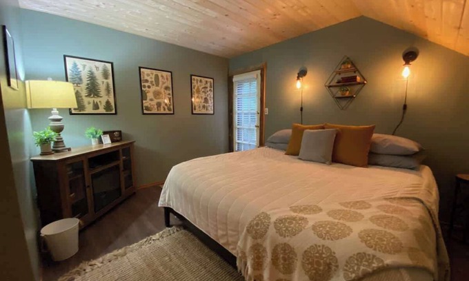 Forks Apartamento | Lily Lodge Room near Olympic National Park