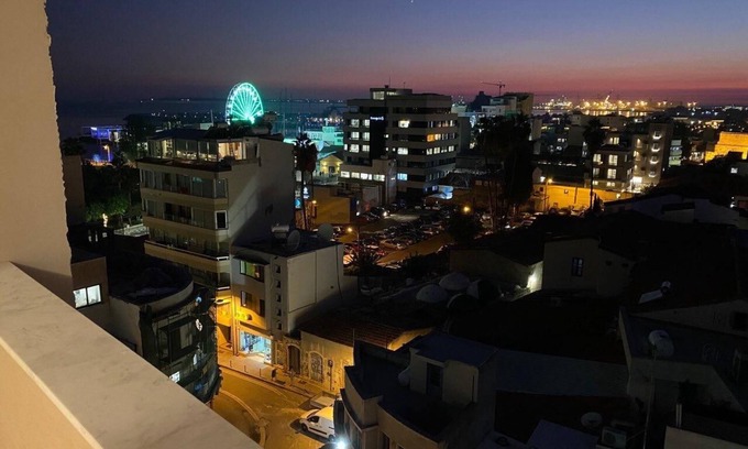 Old Town of Limassol Apartamento | Limassol Marina Penthouse Suite
