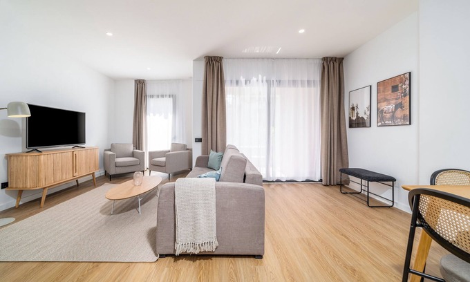Collblanc y La Torrassa Apartamento | Limehome Barcelona Plaça Pirineus