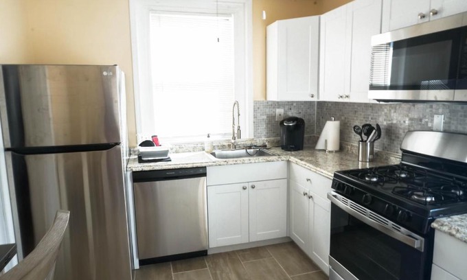 Prospect Park Apartamento | Lincoln Manor - Newly Renovated, 1mile from PHL Airport and Sports Stadiums