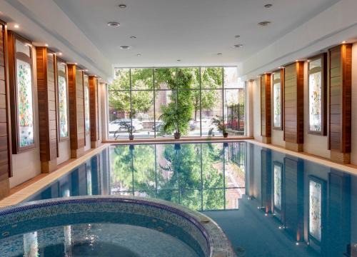 Istvanmezo Hotel | Lion's Garden Hotel