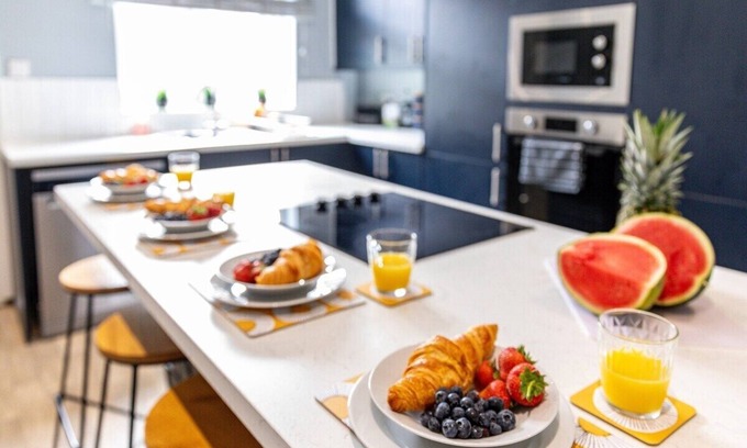 Castleford Casa | Liquorice Lodge- 2 bed & parking