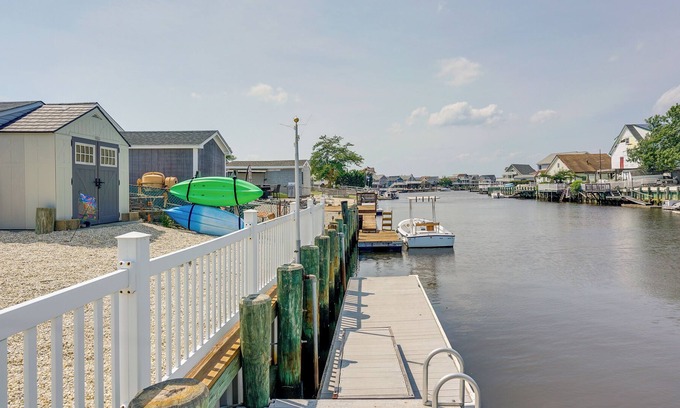 Mystic Island Casa | Little Egg Harbor Township Home w/ Patio & Kayaks!