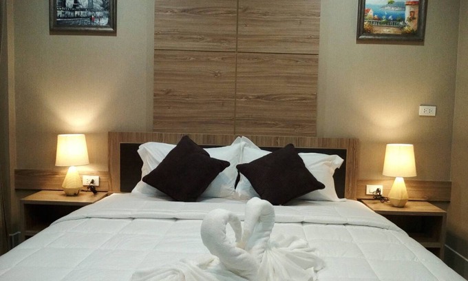 Hat Yai Casa | Little Bear Guesthouse and Restaurant