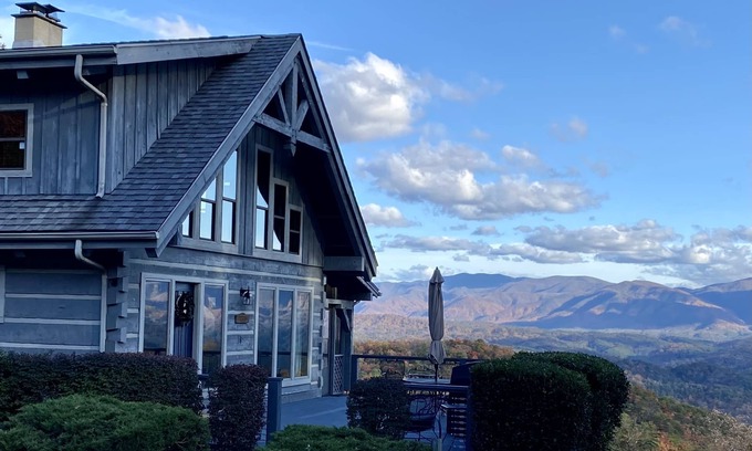 Tallassee Cabina | Little Blue Cabin in the Great Smoky Mountains