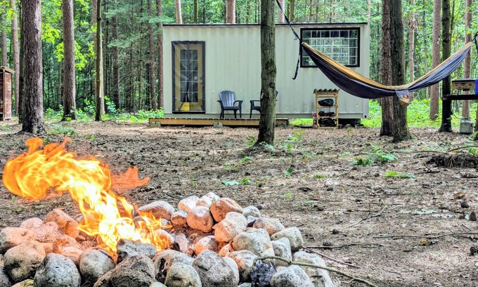 Delhi Cabina | Little Can in the Pines - Bunkie No. 1