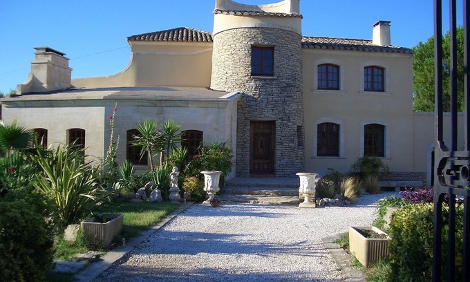 Lunel Casa | PEQUEÑO CASTILLO CERCA DE LA CAMARGA