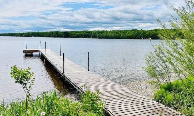Stratford Chalet De Esquí | Little Elgin, Waterfront, Dock, Fireplace, SPA