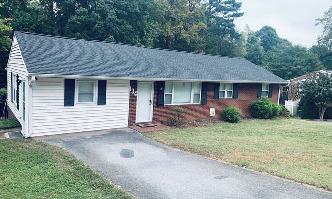 Kernersville Casa | Little Granny's House - 3 Bedroom, 1 Bath