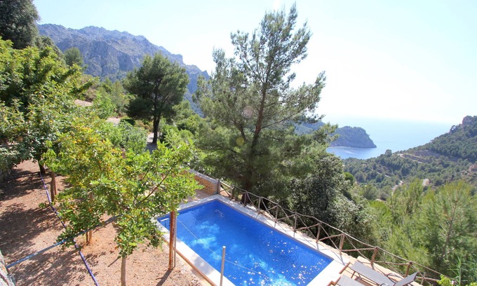 Escorca Casa | Casita en Cala Tuent con vistas al mar y montaña. Piscina privada y WIFI free.