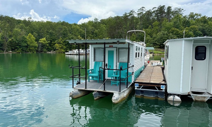 New Tazewell Alquiler De Eote | Little Palm Tiny Houseboat on Norris Lake!