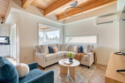 Alberta Arts District Casa | Lively Alberta Arts Townhome