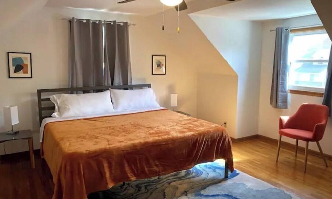 Indianola Casa | Lively Cottage 2 King Beds 4 Bed 2 Bath
